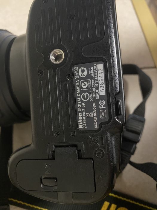 Продам дзеркальний фотоапарат nikon d5100