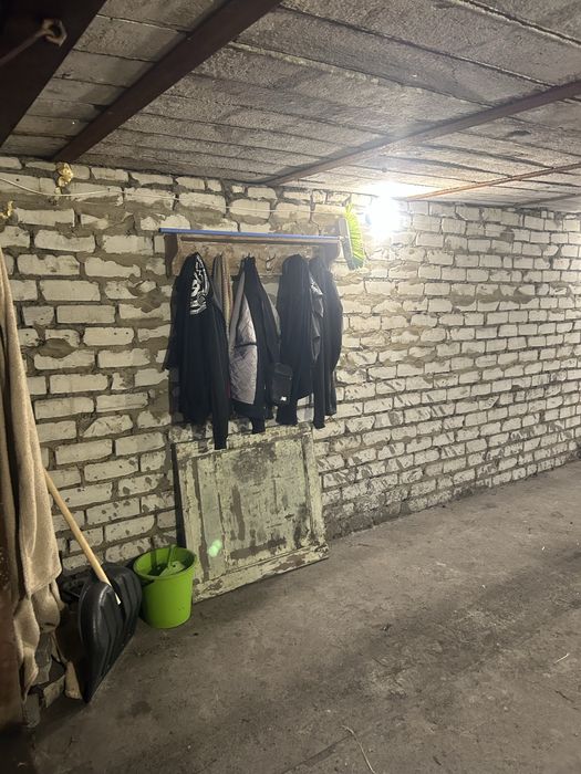 Продам  гараж в районе лицея )7/4)