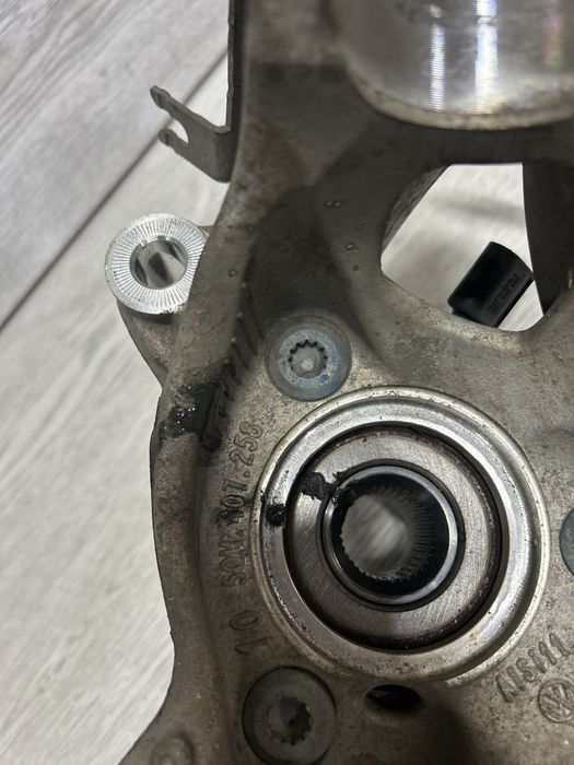 Цапфа передня VW Tiguan II 5NA