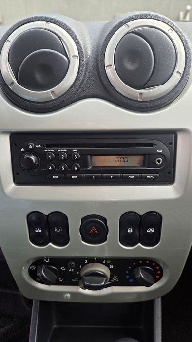 Dacia Sandero 1.2 16 v  75cv