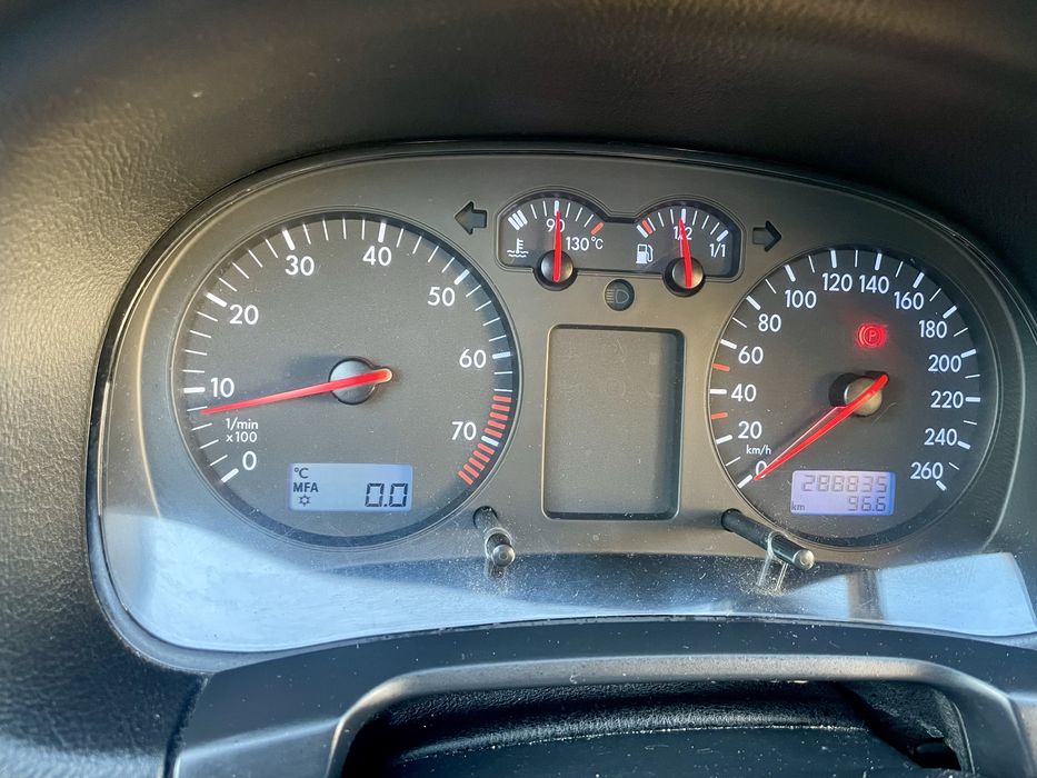 Golf 1.6sr mocno doinwestowany.