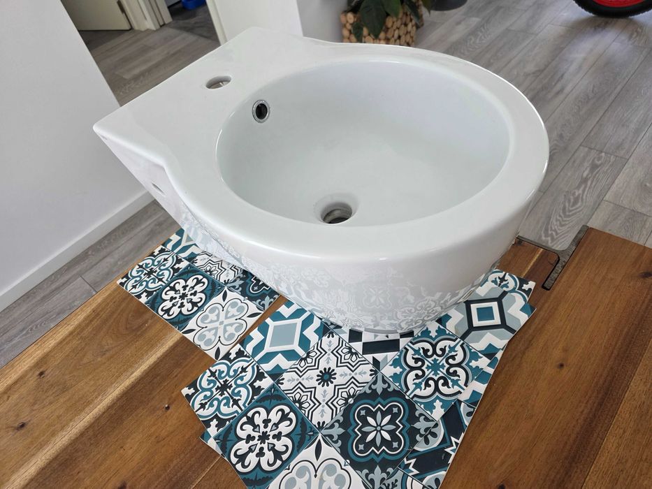 Bidé suspenso italiano NOVO