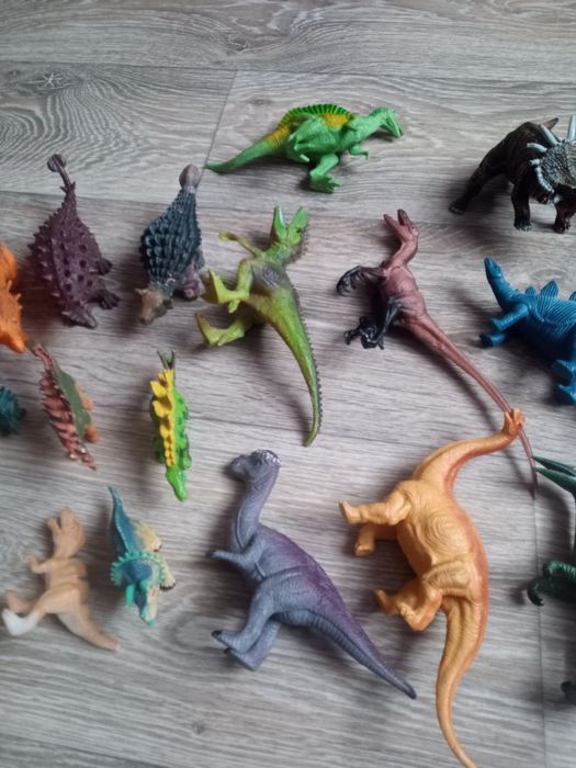 Dinozaury zabawki figurki