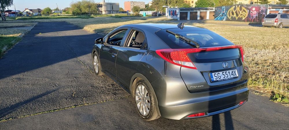 Honda Civic 1.8 + gaz (nowe opony wielosezonowe)