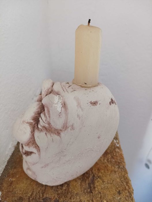 Estátua em pedra maciça