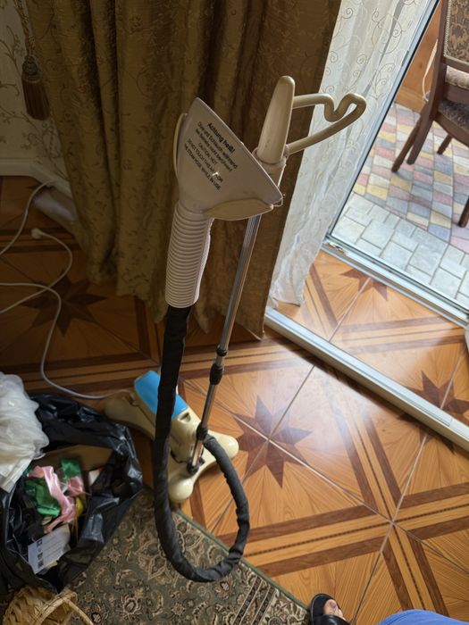 Вертикальний відпарювач для одягу Tobi Steamer зі стійкою