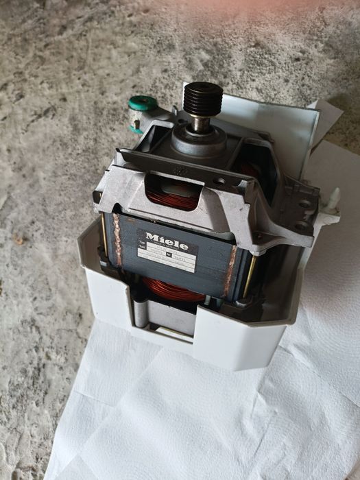 Motor maq. Lavar Miéle