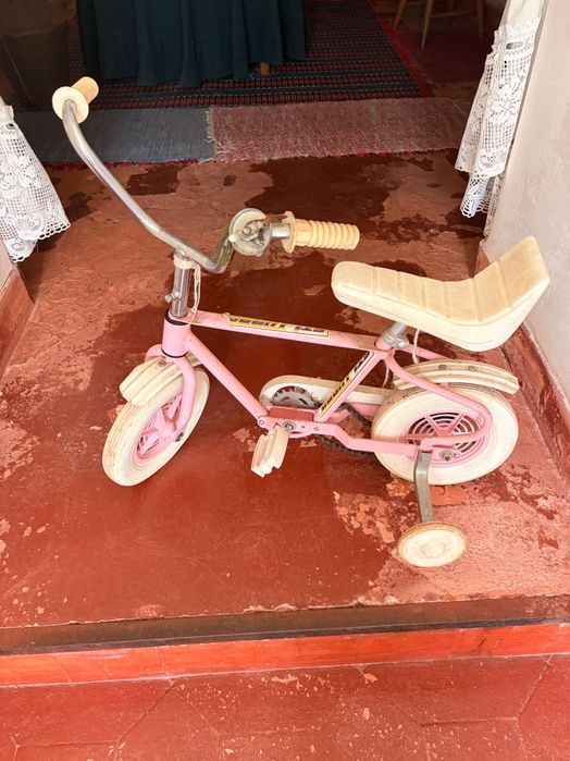 Bicicleta antiga ou velha? (eu sei lá)
