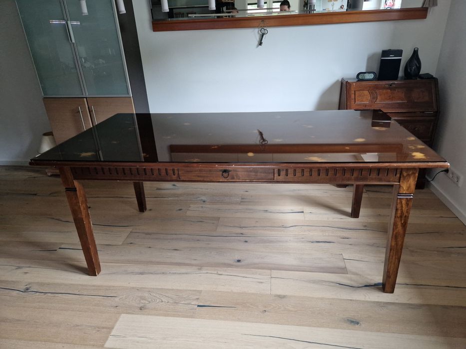 Drewniany stół z szufladą + lampa gratis