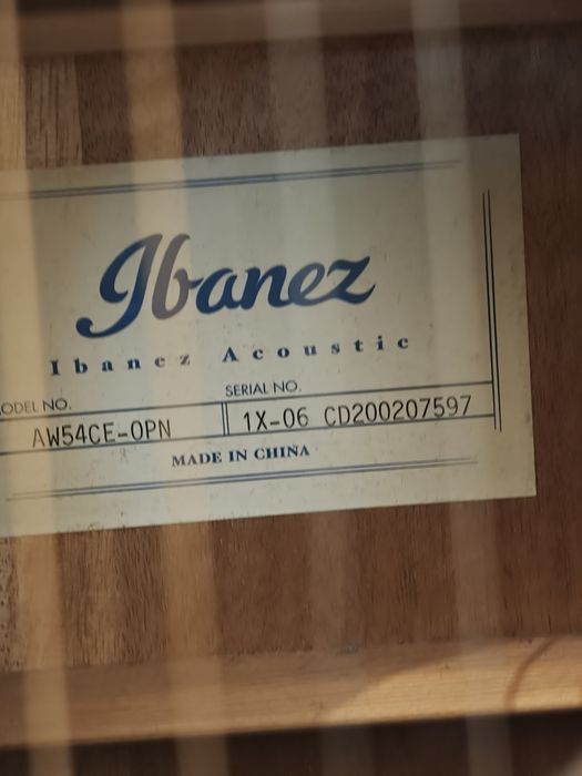 Ibanez AW54CE-OPN + stojak i kapodaster
