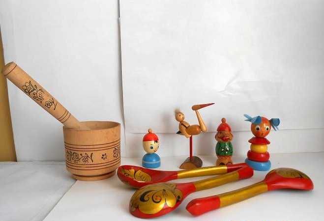 Продам новые  игрушки  из дерева производства СССР