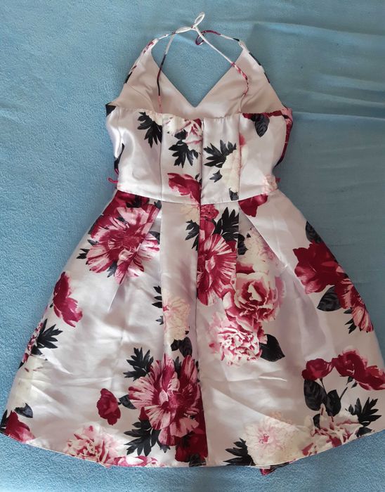 Sukienka w kwiaty