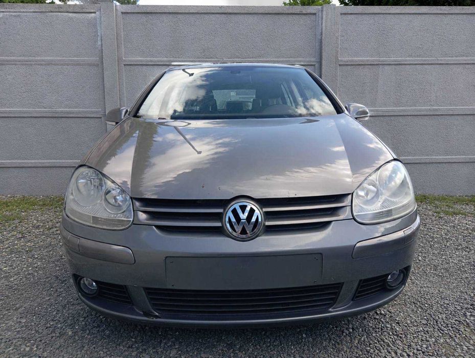 VW Golf 5 1.6 MPI безаварійний