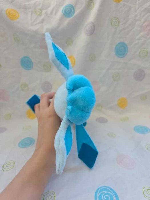 pokémon peluche do pokémon glaceon da tomy