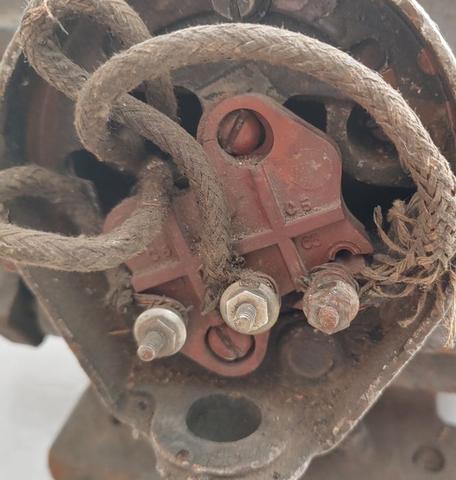 Электромотор АО2-31-4, 2,2 квт. (СССР). Б/у.
220/380 в. 1420 об/мин. 2