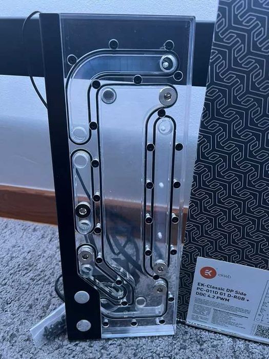 Placa Distribuição EKWB Lian Li O11D