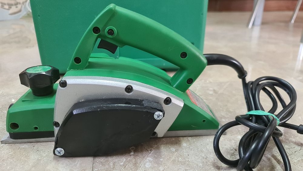 Plaina Elétrica Nokina 2000W - Profissional + Mala e acessórios