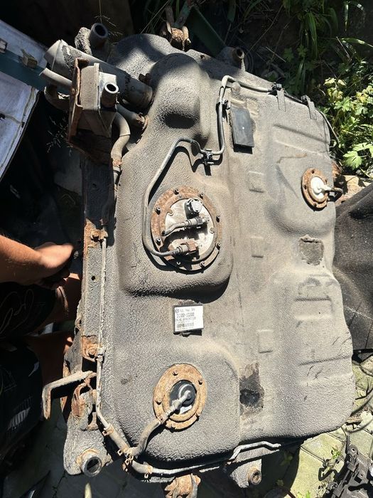 Топливный бак Kia Carens 3 Кіа Каренс 31100-1d010 311301D010