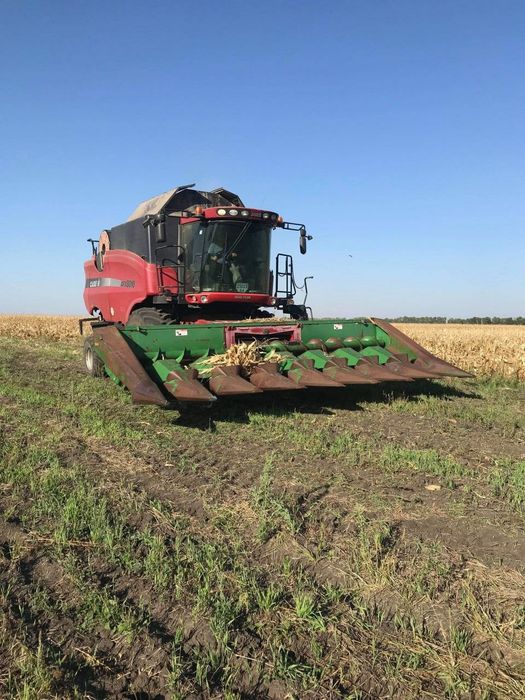 Комбайн Case 8010