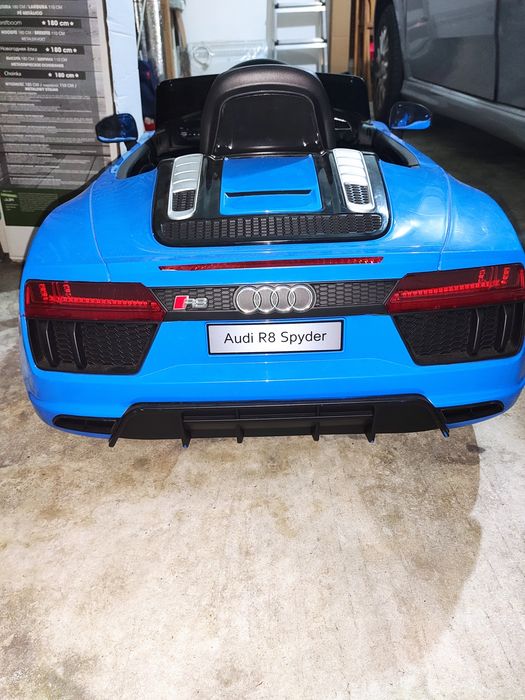 Audi R8 Spyder 12V c/ Controlo Remoto