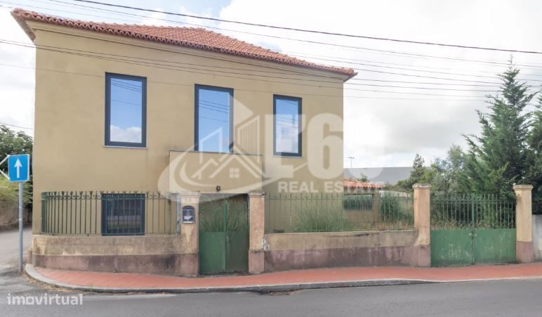 Moradia T9 com Amplo Terreno em Avanca