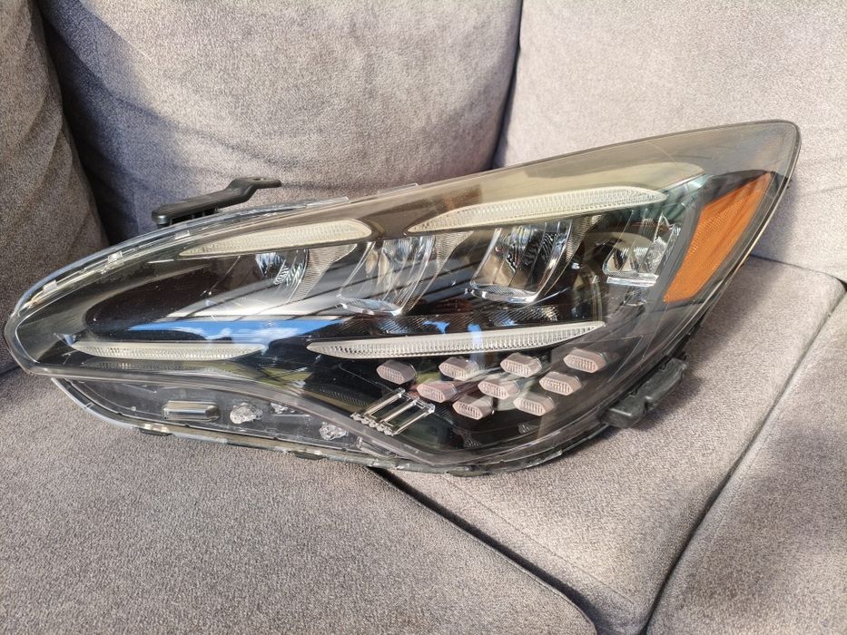 Reflektor lewy Kia Stinger GT1 cały kompletny NIEUSZKODZONY lampa lewa