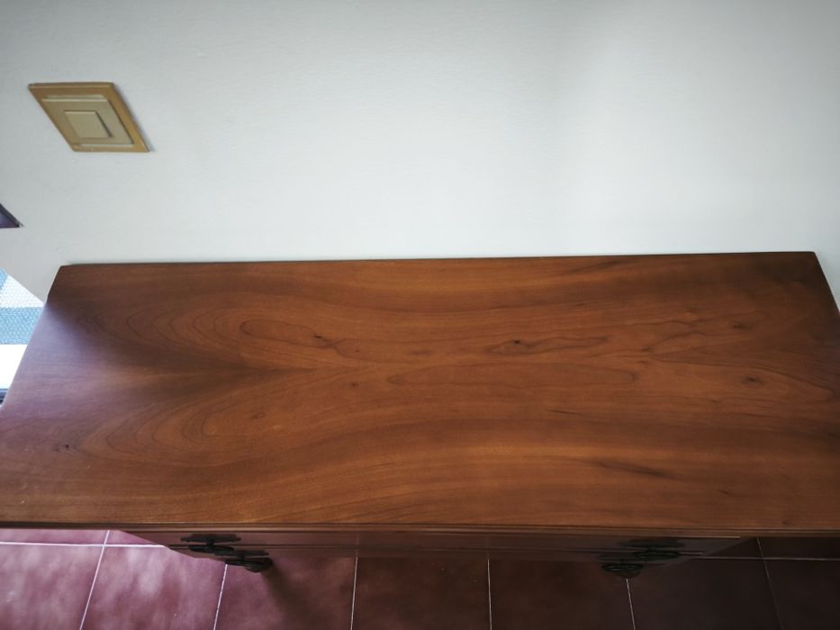 Aparador cerejeira novo