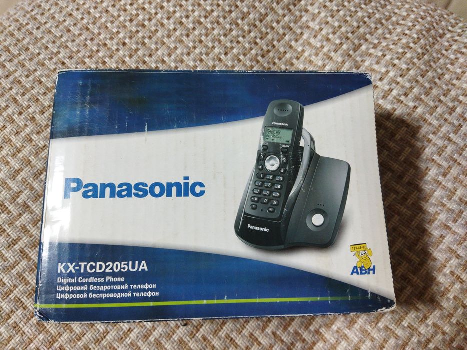 Телефон домашний Panasonik KX-TCD205ua