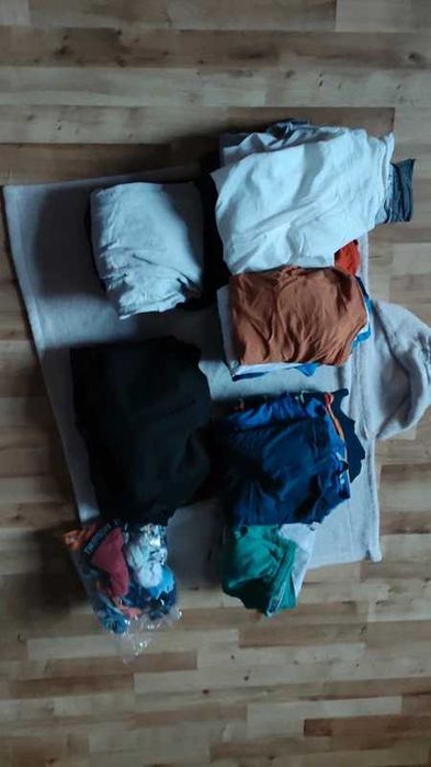 Zestaw ubrań dla chłopca 134/140