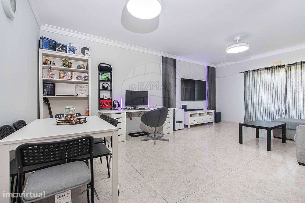 Apartamento T2 para venda — Carregado E Cadafais, Lisboa