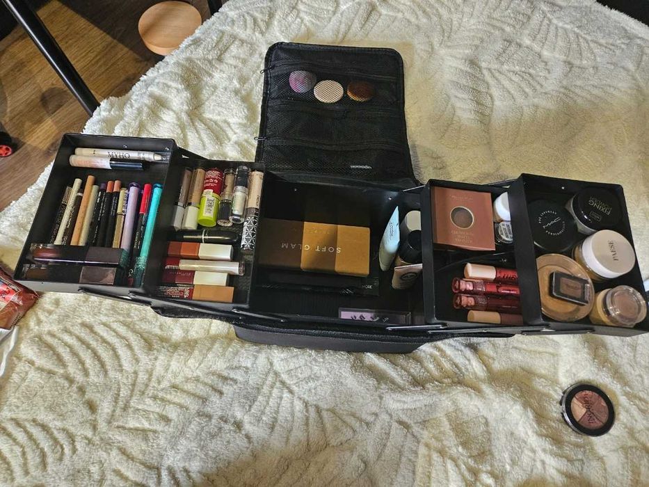 NOWY Kuferek Kosmetyczka Rozkładana Organizer Make-Up Czarny 25×28×20