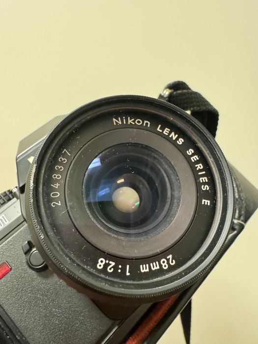 Nikon F-301 + Nikon Series E 28mm f/2.8 - aparat analogowy 35mm, lustrzanka
