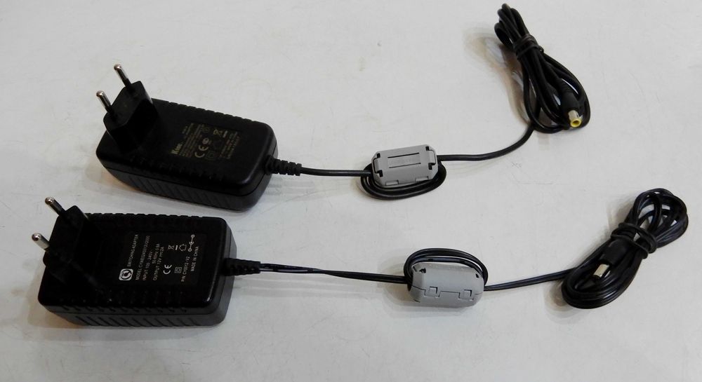 Zasilacz do keyboardów i pianin  - 12 V