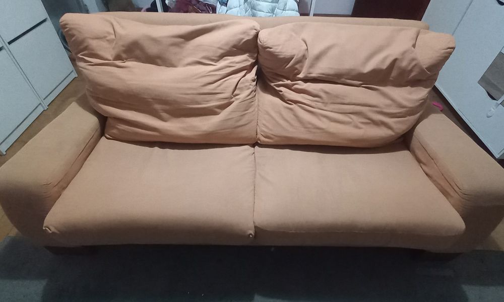 Sofa laranja claro