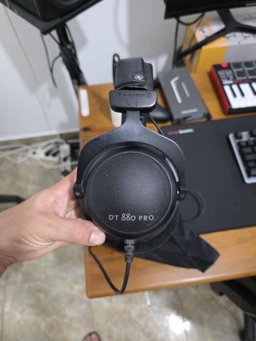 Fones Estúdio Beyerdynamic DT 880 PRO
