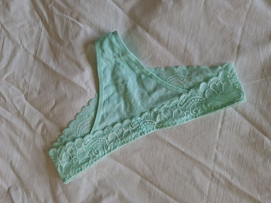 Stringi damskie rozm. M