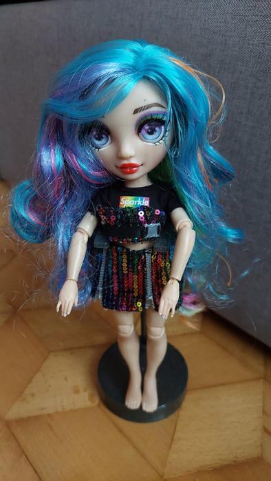 Rainbow High Fashion, lalka Amaya
Raine, Doll- Pastel Rainbow