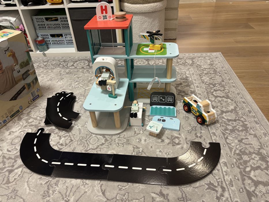 Szpital drewniany dla dzieci Toylino