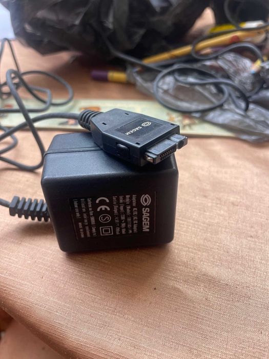 carregador preto sagem