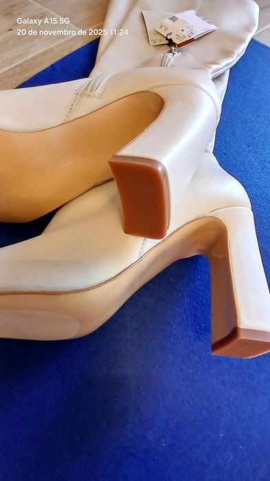 Botas de Couro 38 / 39  ZARA