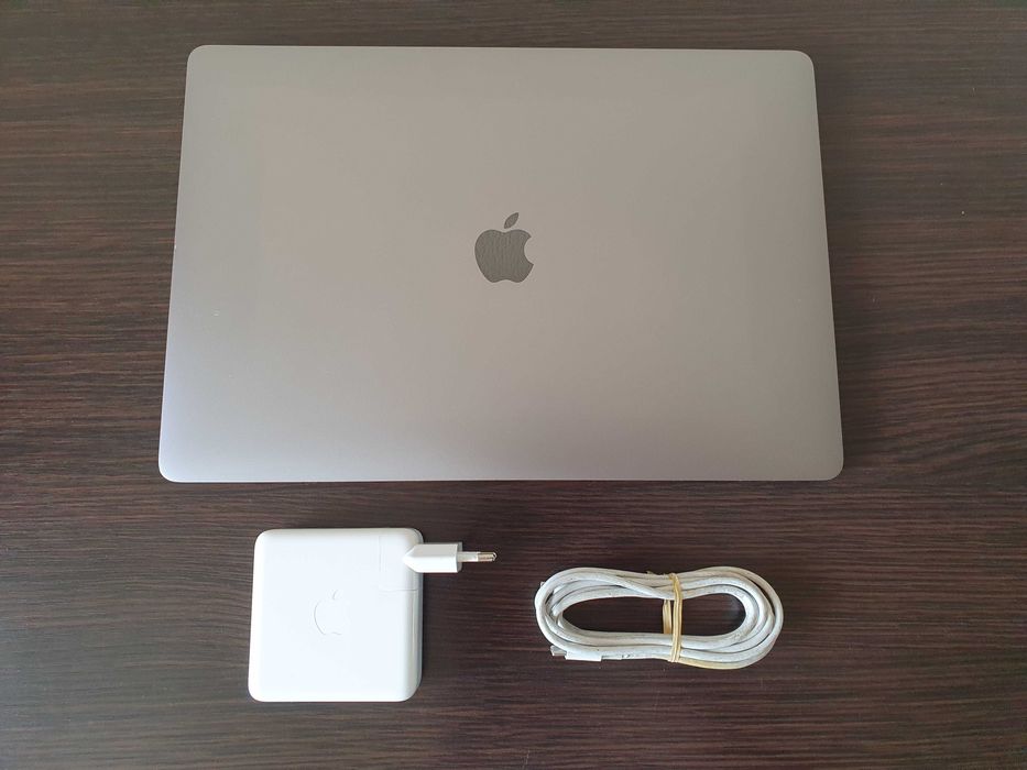 MacBook Pro 15" 2016 (A1707) i7 / 16GB / 256GB SSD / Radeon Pro 450