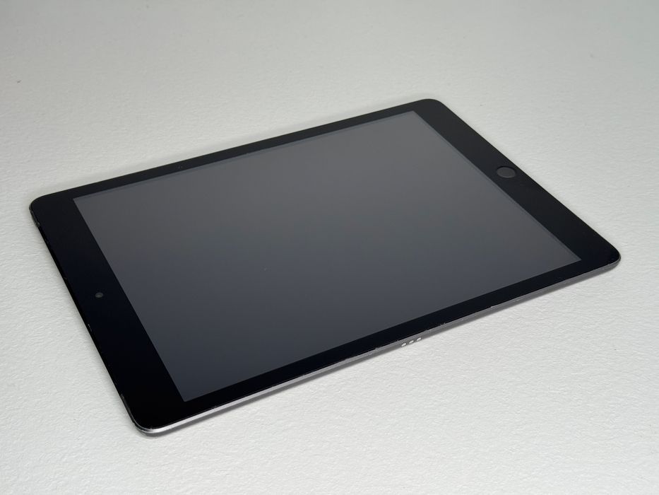 iPad 9. gen. (A2604) - 64GB - Cellular (LTE) - faktura VAT 23%