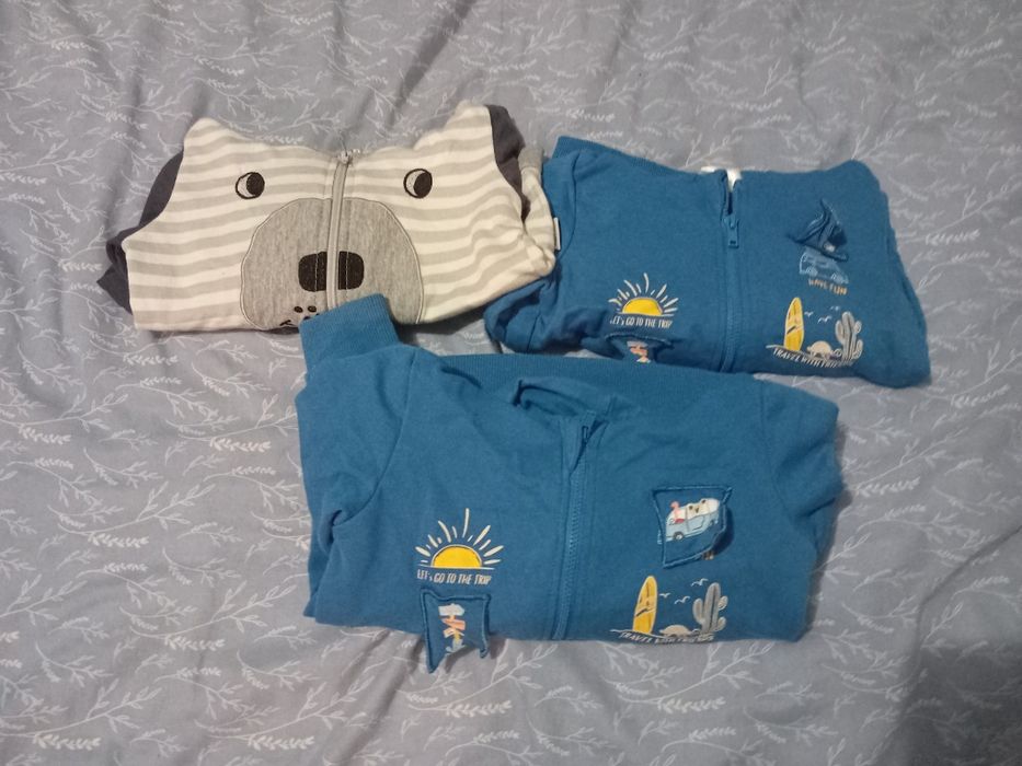 Bluzy chlopiece z kapturem 86 i 92