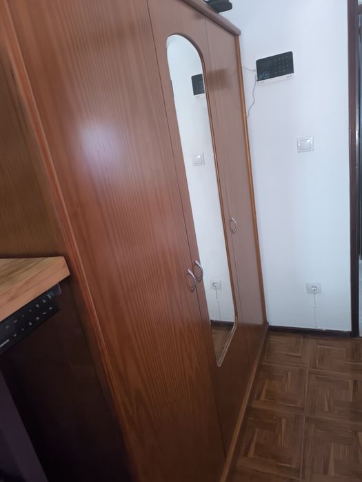 Roupeiro três portas