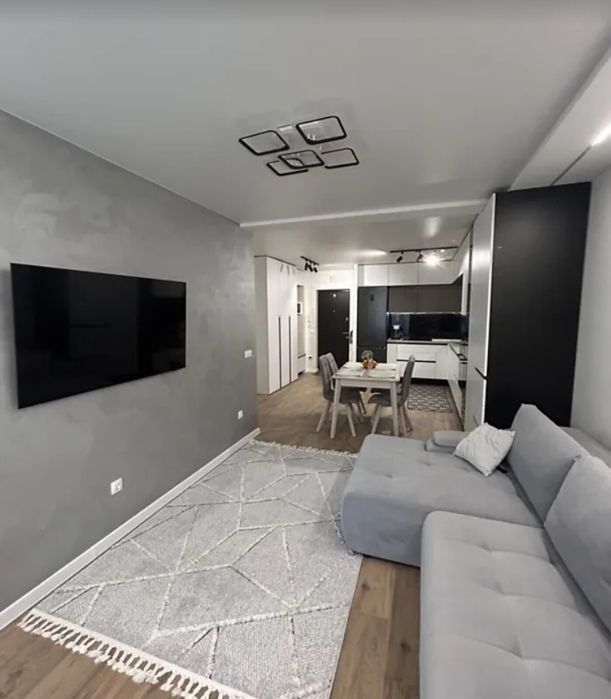Продаж 1к квартири 52 кв. м на вул. Київська