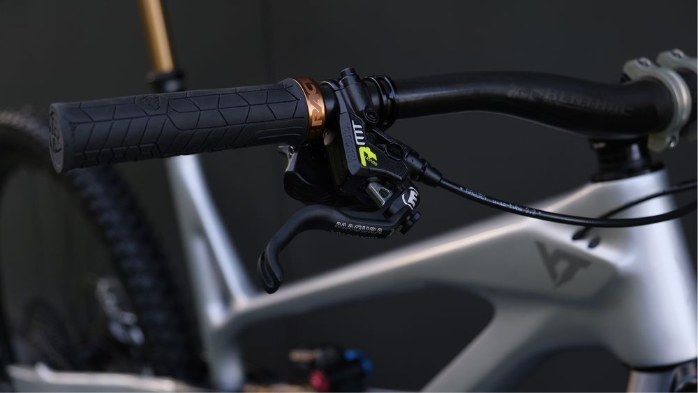 Велосипед двопідвіс YT Industries Jeffsy Pro Race 29 CF GX AXS