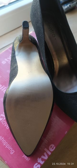 Sexowne czarne szpilki