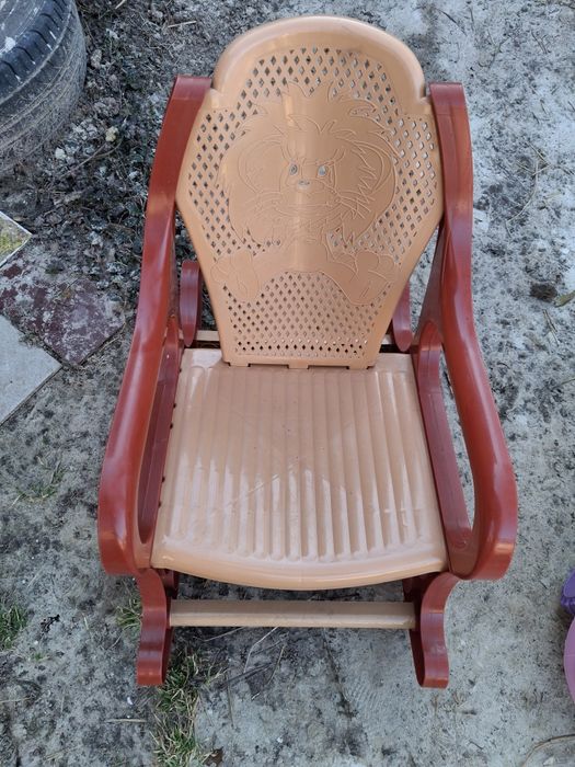 Продам крісло качалку дитячу