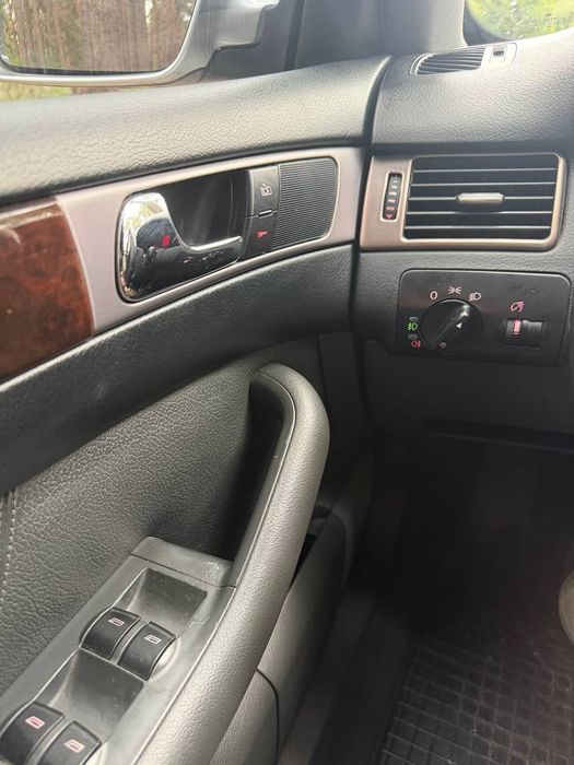 Audi A6 2001 рік. 2,5 дизель кпп автомат