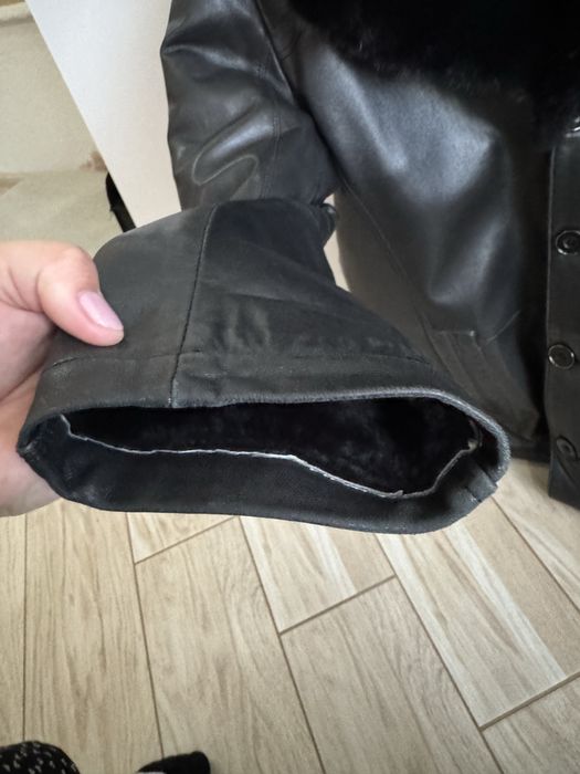 Кожана куртка мужская